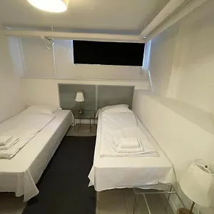 Hotel M18